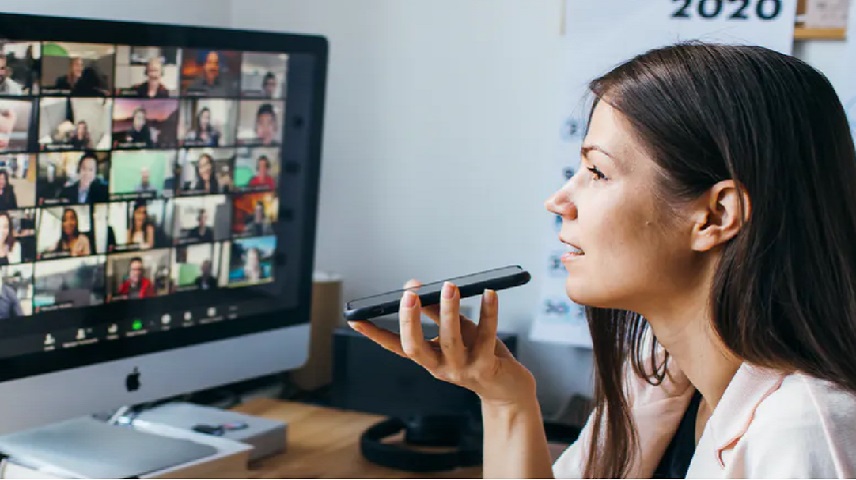 Hablando por videoconferencia