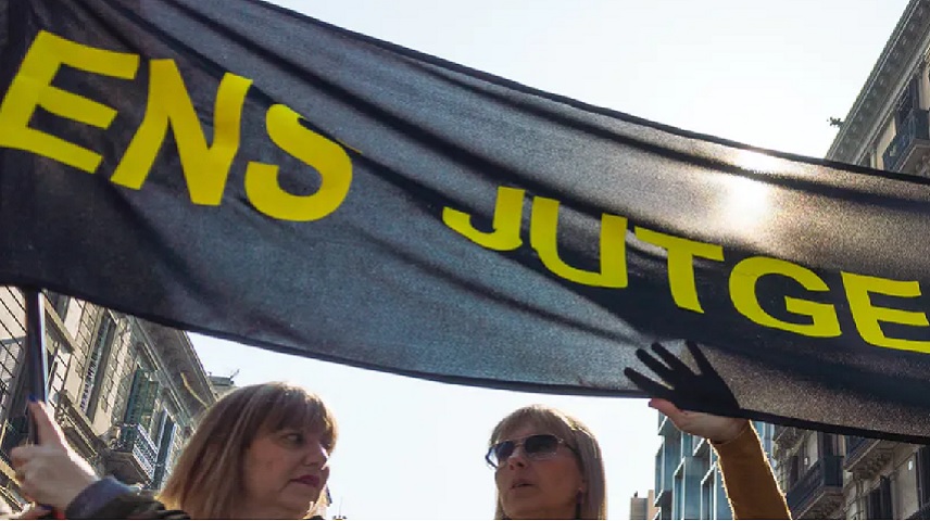 Manifestantes contra los juicios del procés