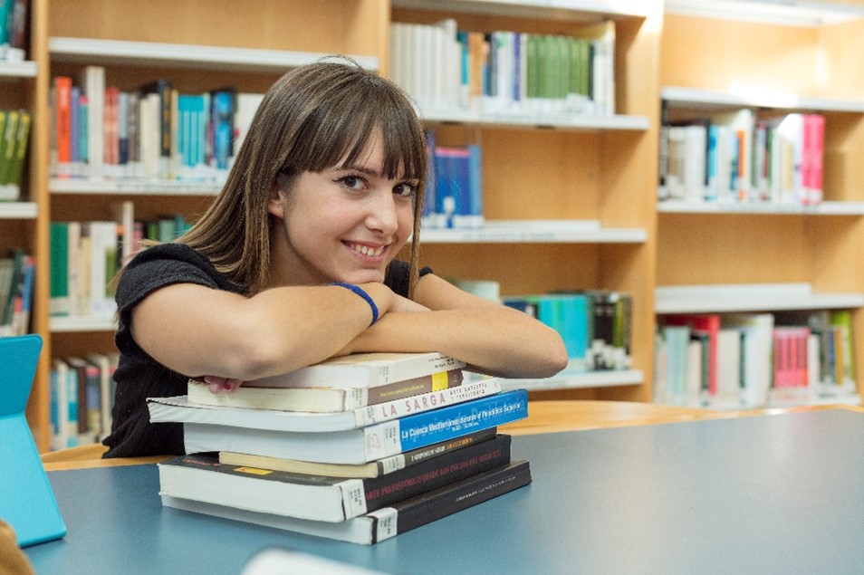 Becas-colaboración en Servicios de la Universidad de Castilla-La Mancha. 2024