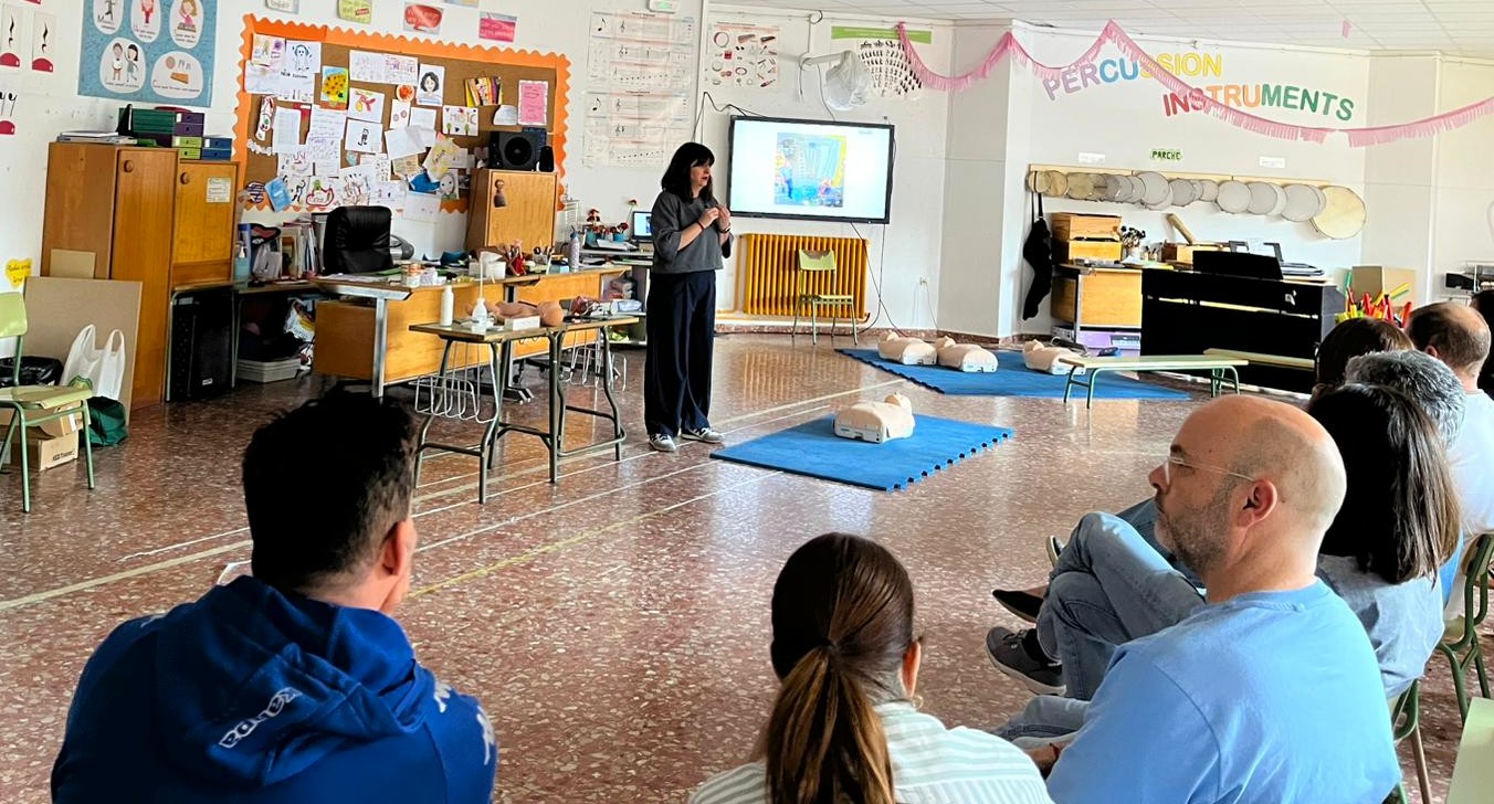 Colaboración con el profesorado de Educación Infantil del C.P. Mayor Zaragoza de Albacete formando en primeros  en primeros auxilios y RCP