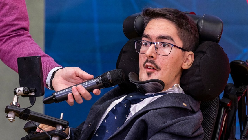 Nacho Fente recibe la beca ONCE Investiga