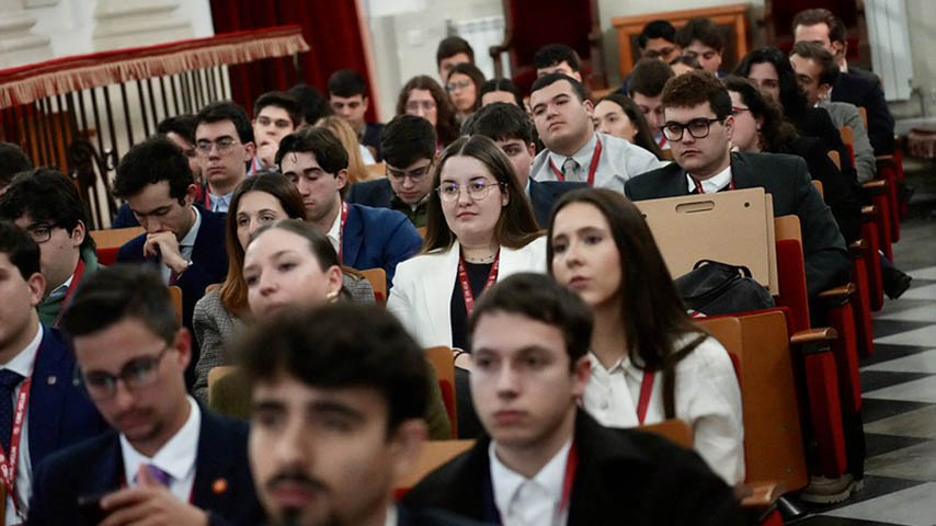 La UCLM reúne en Toledo a 70 representantes estudiantiles del ámbito económico y empresarial