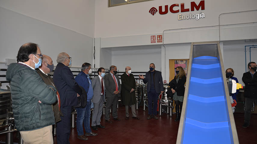 Inauguración de la bodega experimental de la Escuela Técnica Superior de Ingenieros Agrónomos de Ciudad Real.