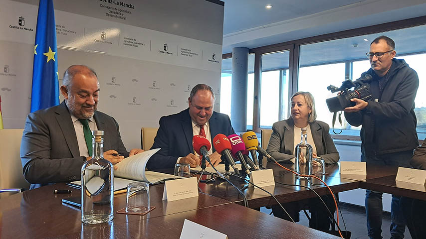 La UCLM y Agricultura estudiarán los costes de producción en el sector agroalimentario de Castilla-La Mancha
